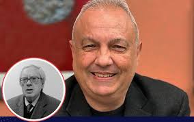 Bdejt nippubblika xogħli wara li qbiżt it-30. Kien Oliver Friggieri li  ħeġġiġni" 🔗https://i.newsbook.com.mt/wsz2VsG