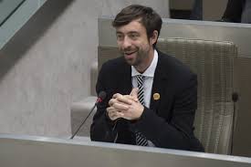 Met een terugdraaiende teller kan uw elektriciteitsteller in 2 richtingen gaan een teller die af en toe terugdraait maakt uw elektriciteitsfactuur lager. Oplossing Voor Terugdraaiende Teller Bij Digitale Meter Open Vld