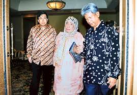 Maybe you would like to learn more about one of these? A Lady Of Many Colours Nation The Star Online Lady Selangor Colours