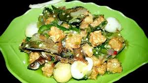 Saya campur di atas cobekan. Sambal Ijo Campur Ikan Asin Dan Telur Puyuh Tempe Dimanaja Com