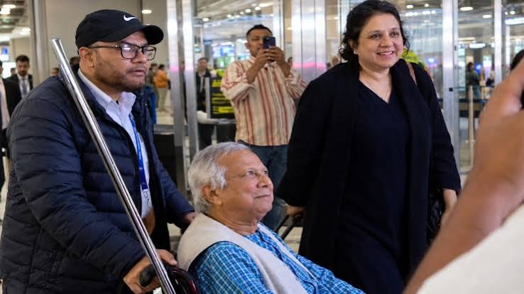Muhammad Yunus faces anger of Bangladesh expatriates at New York's JFK airport - India Today
