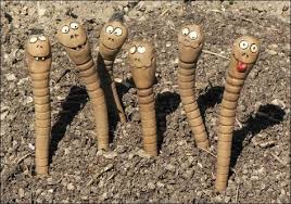 Steckwurm Aus Keramik Diy Geschenke Beton Pottery Art Garden Pottery Clay Pottery