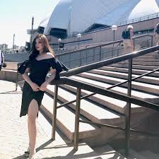 She came to prominence after joining pinoy big brother: Pin Auf Clothes
