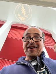 Beth Pierson's Instagram, Twitter & Facebook