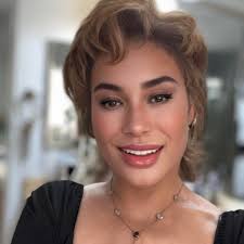 Godmother's statue was only the beginning. Fleabag star Phoebe  Waller-Bridge added two more golden trophies to her collection last night  at the Golden Globes!