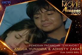 At the age of 17, they were determined to copulate outside of marriage. Dua Garis Biru Terpilih Sebagai Film Terfavorit Ima Awards 2020 Sindonews Line Today