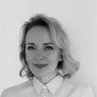 Laura Samson's Instagram, Twitter & Facebook