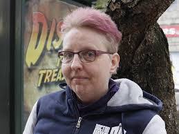 Iris Gray's Instagram, Twitter & Facebook