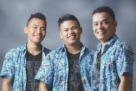 May 01, 2019 · chord kunci gitar ise ma mangapus ilukkon intro: Lirik Dan Chord Lagu Hot Bahen Au Diroham Orvala Trio