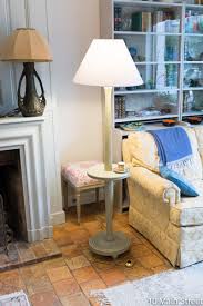 Le Lampadaire Gris Et Or Du Salon En 2020 Mobilier De Salon Relooking Meuble Retaper Un Meuble