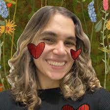 Lora Wells's Instagram, Twitter & Facebook