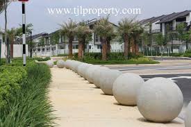 *5 min drive to jaya grocer mutiara tropicana *5 min drive to gamuda quayside mall *85 acres lake garden *club house facilities next year *easy accessibility via highways :skve, elite. Arahsia Tropicana Aman Link House 22x75 Rm 750k Type A Tjl Property