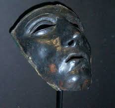 It was different from the m2 in various ways, most importantly its bails (chinstrap hinges). Roman Cavalry Mask From The Battlefield At Teutoburg Forest Classical Antiquity Ancient Statues Roman Helmet
