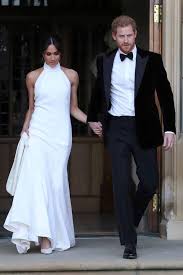 Die beziehung des paars begann im juni 2016, am 8. Die Royale Hochzeit Des Jahres Hochzeitskleid Party Prinz Harry Hochzeit Hochzeitskleid Einfach