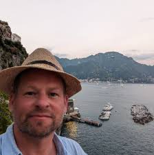 Why do many use ribbon mics for classical recordings?