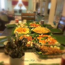 Untuk tahu cili kisar dah cukup che nom akan celup jari dan rasa sikit kalau rasa betul betul pedas cili kisar dah cukup kalau belum tambah lagi sesenduk atau dua. Pertama Kali Nya Ber Shell Out Dirumah Dapur Kak Noor