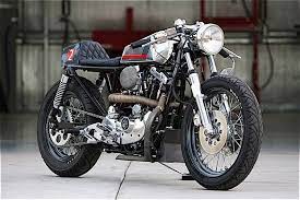 This wicked little cafe racer was designed and built for a client in melbourne, he had a pretty clear vision in mind, and suffice to say our boys have absolutely nailed it. For Sale Cafe Racer Motorrader Harley Davidson Helme Harley Davidson Dyna