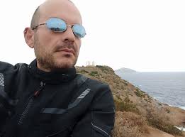 I have an actual, genuine question… Do y'all think these people are  snorkeling or are they dead? -is that part shallow enough to walk out  there? I've never been there, but either