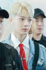 Wanna one // produce 101 s2 // cube ent. Wanna One Lai Kuanlin S New Blonde Hair Causes Sensation Online Kpopmap