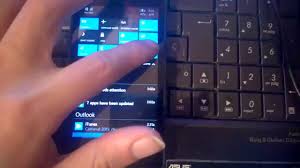 O sistema operacional windows phone não recebe atualizações com tanta frequência, sendo que os usuários atualmente estão esperando o início da distribuição da atualização para o lumia denim. Windows 10 Preview Demonstrated On Nokia Lumia 520