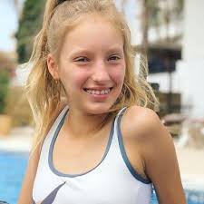 Karinaomg Biography Age Net Worth Height Single Nationality