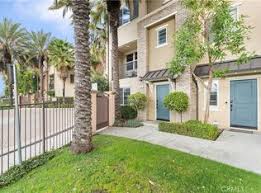 17 Larry Beard Dr, South El Monte, CA 91733