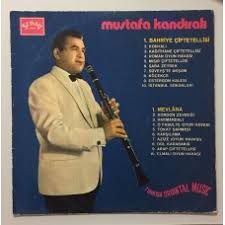 Soyadinin selahattin pinar vermistir, zira sanatci kandira romanlarindandir, ailesinin diger fertlerinden de muzisyen olanlar vardir (bkz: Plak Kapaklari