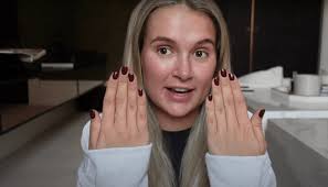 Emotional Molly-Mae is 'wearing £600k ring like a yo-yo