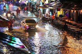 Mưa hoàng hôn trên thành phố buồn gió heo may vào hồn thoảng hương tóc em ngày qua ôi thể thơ: Trung Tam Sai Gon Ngáº­p Náº·ng Sau MÆ°a Lá»›n Vnexpress