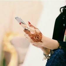 This mehendi design with floral and paisley patterns in two rows makes it different from others. Image By Adidas Queen Pinterest Adidas Queen Mehndi Designs Mehndi Designs For Girls Stylish Mehndi Designs