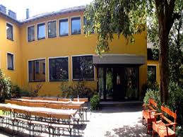 Was man zu hause nicht darf, das ist hier natürlich auch nicht erlaubt, aber spaß macht es zweifellos. Bett Bike Evang Tagungs U Begegnungsstatte Haus Am Turm Unterkunft