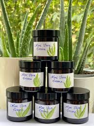 Mische dir in wenigen minuten mit nur 3 zutaten eine natürliche vegane hautpflege. Creme Fur Mischhaut Selber Machen Mit Aloe Vera Und Lavendelol Feinslieb