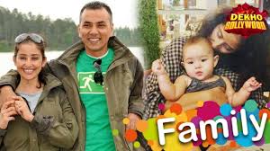 Actress manisha koirala family members husband, father, mother, brother photos. Actress Manisha Koirala Family Photos With Husband Youtube