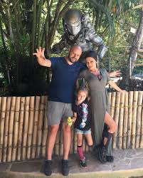 Andreea antonescu & traian spak: Andreea Antonescu Traian Spak È™i Fiica Lor Sienna Avantaje Ro De 20 De Ani Pretuieste Femei Ca Tine