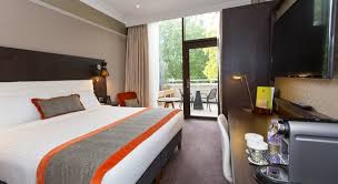Have The Cornicing Conceal The Curtain Rods Booking Com Hotel Doubletree By Hilton London Hyde Park