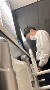 ノンケ立ちション - video 8 - ThisVid.com