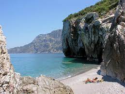 Ηγετικό στέλεχος διαβόητου καρτέλ κρατούσε όμηρο αμερικανίδα επί έναν χρόνο. Apodrash Sthn Eyboia Deite Tis 12 Wraioteres Paralies Ths Fwtografies Diaforetiko