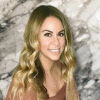 Kendra Winkler's Instagram, Twitter & Facebook