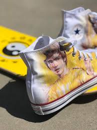 🐉🔥👟Custom Bruce Lee x Converse Chuck Taylors (classics & high tops) by  @theavelosangeles are available now —> http://bit.ly/2EVGnV5 🐉👊🏽💥