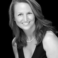 Maura Preston's Instagram, Twitter & Facebook