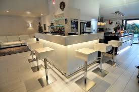 Vous pouvez également, pour des motifs légitimes, vous opposer au traitement des données vous concernant. Comptoir De Bar Professionnel Pour Separer L Espace Cuisine Du Salon Contemporary Kitchen Paris By Donatellepiana Houzz Au