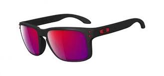 Dadurch wirkt die klassische vintage sonnenbrille besonders edel und liegt voll im trend. Oakley Sonnenbrille Oakley Holbrook Oo 9102 36