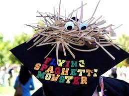 28 Creative Graduation Caps Graduation Cap Decoration Creative Graduation Caps Cap Decoration Ideas