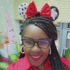 Carrie Devaney's Instagram, Twitter & Facebook