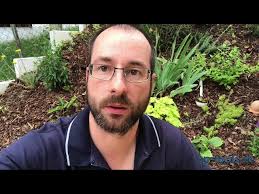 Kontur von Mauerwerk für Zuschnitt übertragen.