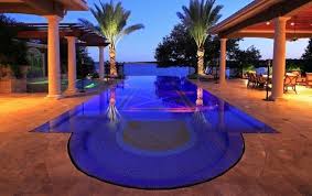 Luxus Pool Noch Ein Tolles Luxus Ferienhaus Mit Pool Luxury Pools Swimming Pool Designs Pool Designs
