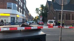 Zevenkamp is een wijk met uitstekende voorzieningen, een gevarieerd woningaanbod en recreatiemogelijkheden in een groene omgeving. Twee Verdachten Aangehouden In Rotterdam Zevenkamp Na Schietpartij In Centrum Nieuws Op Beeld