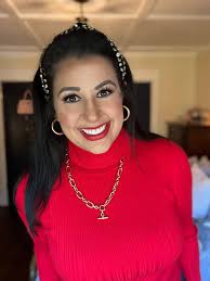 outfit idea with navy earrings and necklace