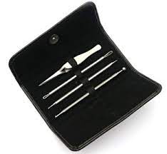 Everything is stored in a zippered clear plastic carrying case.tool 'n one barrel is easy on the hands and is used to change out tips. Susan S Garden Tool Kit 4 Pieces By Elizabeth Craft Designs 4015534