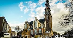 Now converted into a museum it contains a sobering exhibition about the persecution of the jews during the war, as well as discrimination in general. Audioguide Anna Frank Haus Reisefuhrer Mywowo